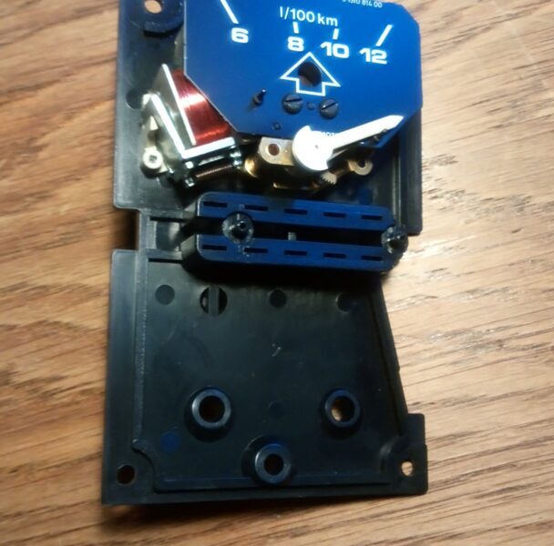 Verbrauchsanzeige VW Passat 32B 1,6L